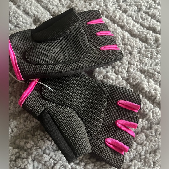 Zone Fitness Size M lifting gloves - Picture 2 of 4